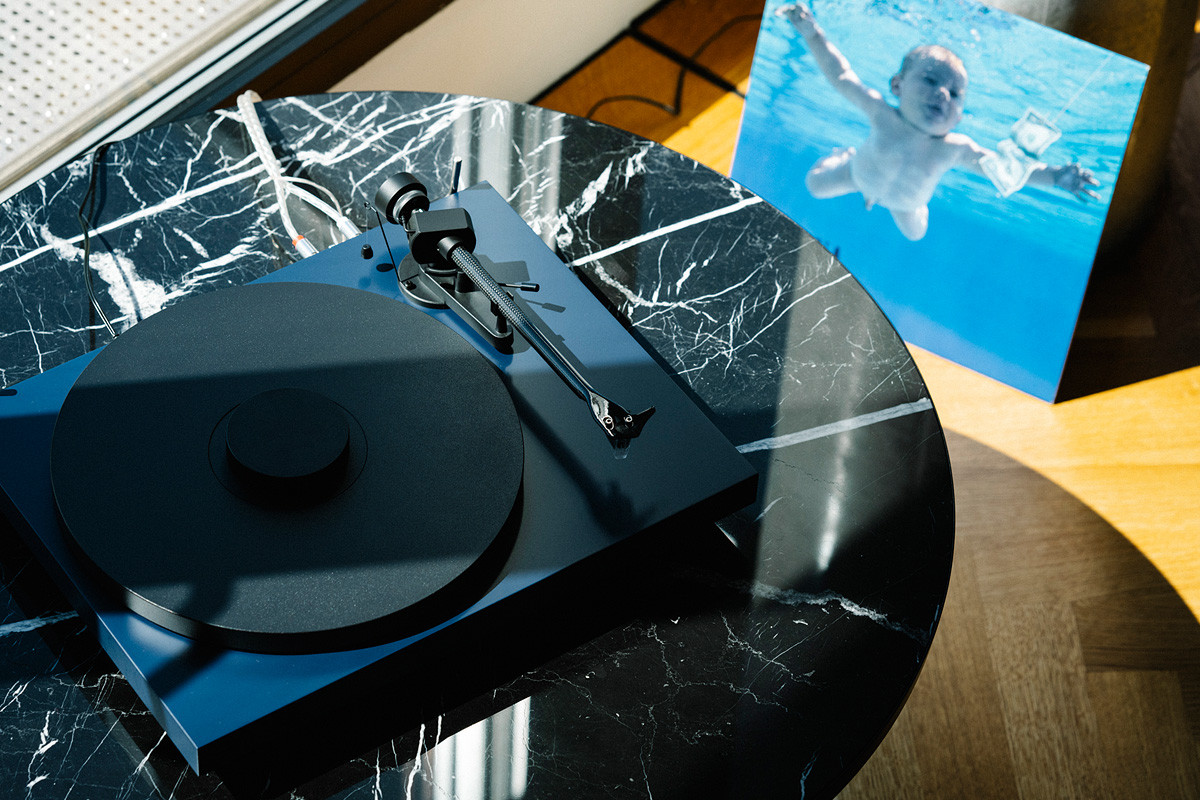 Pro-Ject Debut EVO 2 Satin Steel Blue - gramofon analogowy Pro-Ject Debut EVO 2 Satin Steel Blue - gramofon analogowy