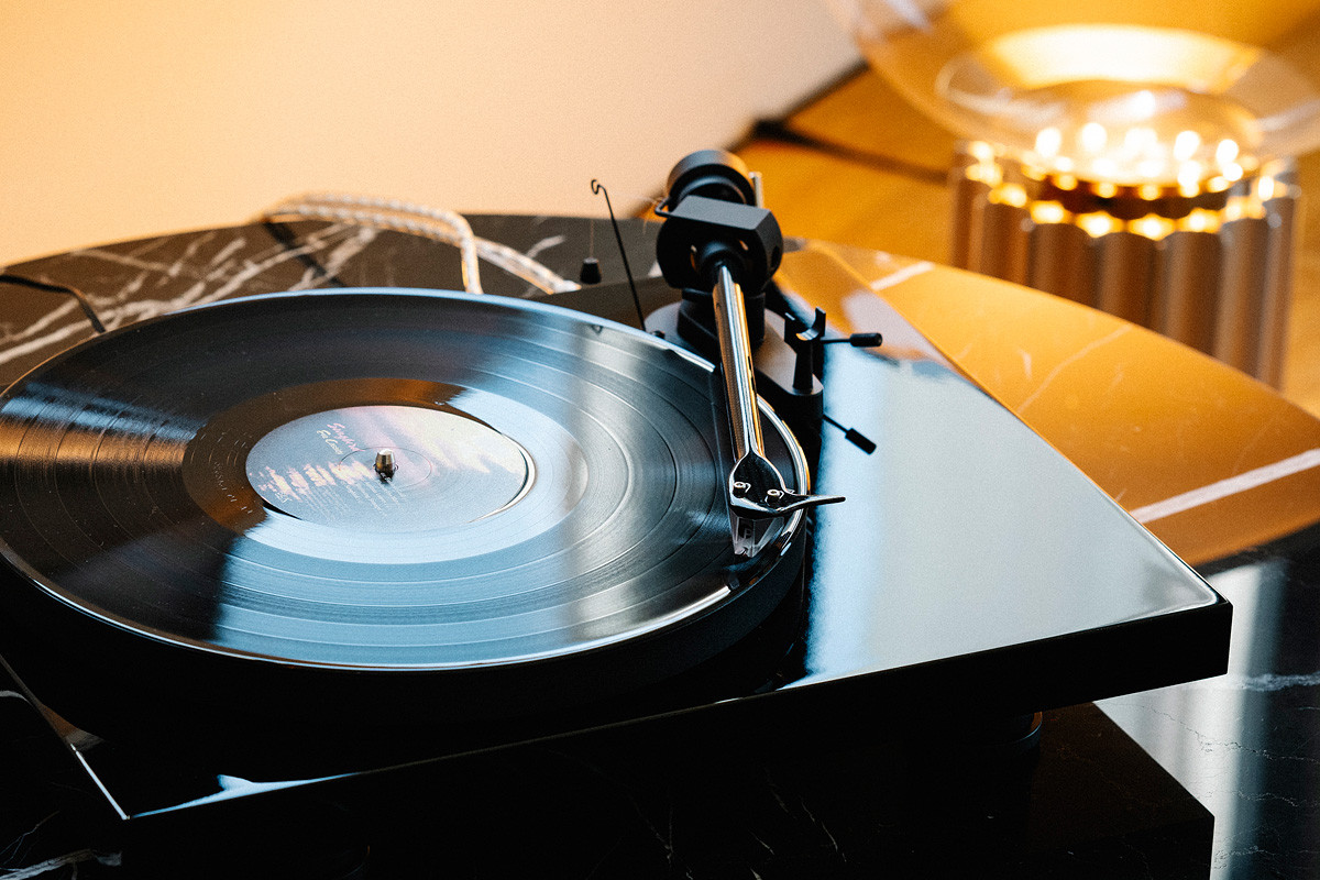 Pro-Ject Debut EVO 2 Satin Steel Blue - gramofon analogowy Pro-Ject Debut EVO 2 Satin Steel Blue - gramofon analogowy