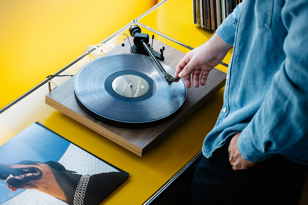 Pro-Ject Debut EVO 2 Satin Steel Blue - gramofon analogowy Pro-Ject Debut EVO 2 Satin Steel Blue - gramofon analogowy