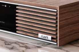 Ruark Audio R610 Fused Walnut - system audio typu "all-in-one" Ruark Audio R610 Fused Walnut - system audio typu "all-in-one"