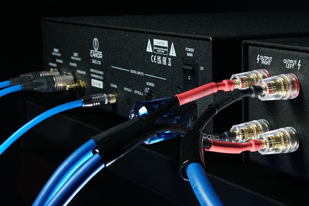 Melodika Sky Blue SBCX80 - przewód 1xRCA/1xRCA typu coaxial o długości 8 m Melodika Sky Blue SBCX80 - przewód 1xRCA/1xRCA typu coaxial o długości 8 m