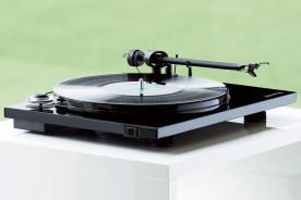 Pro-Ject Essential III BT Black High Gloss - gramofon analogowy