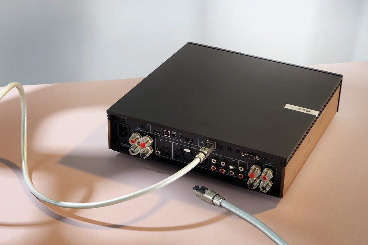 QED Reference Ethernet - przewód typu patchcord RJ45/RJ45 o długości 1 m QED Reference Ethernet - przewód typu patchcord RJ45/RJ45 o długości 1 m