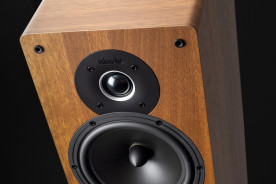 Indiana Line TESI 661 Light Walnut - kolumny podłogowe