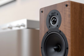 Indiana Line TESI 241 Light Walnut - kolumny podstawkowe