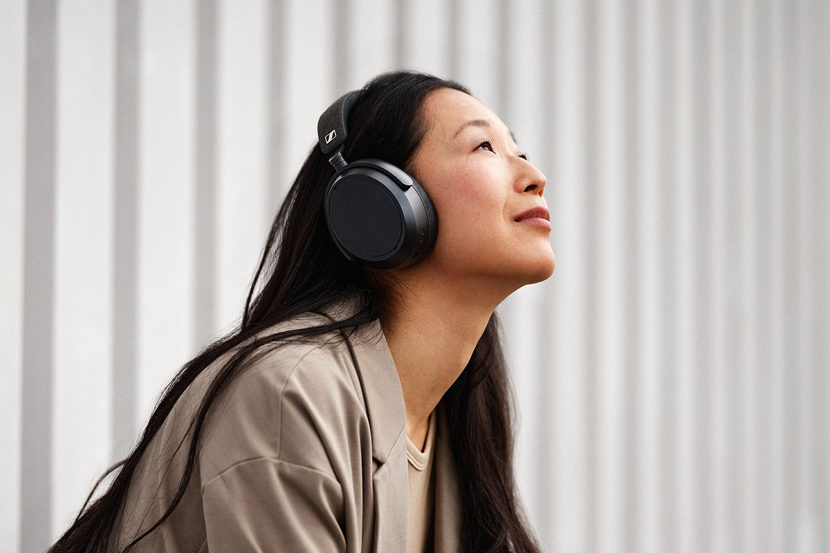 MOMENTUM 4 Wireless ブラック M4AEBT-BLACK Słuchawki bezprzewodowe wokółuszne Sennheiser Momentum 4