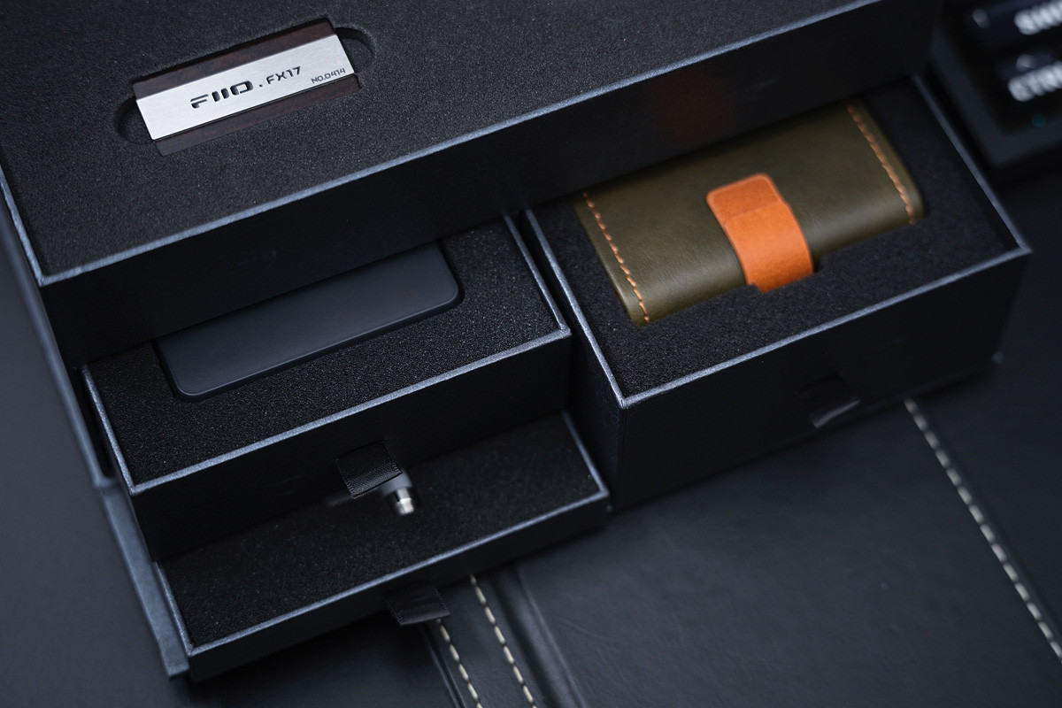 FiiO FX17 - audiofilskie referencyjne słuchawki dokanałowe FiiO FX17 - audiofilskie referencyjne słuchawki dokanałowe