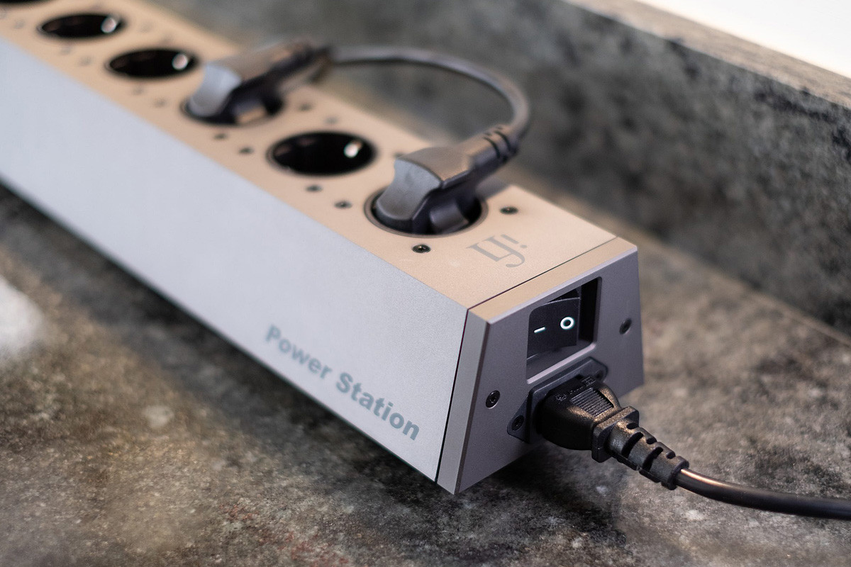 iFi audio PowerStation - listwa zasilająca iFi audio PowerStation - listwa zasilająca