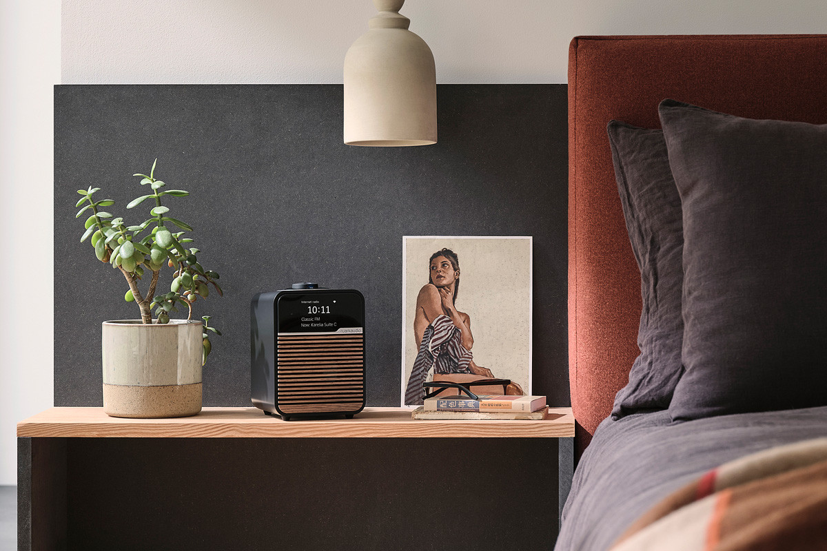 Ruark Audio R1S Satin Charcoal - kompaktowe radio FM/DAB+ z funkcjami sieciowymi