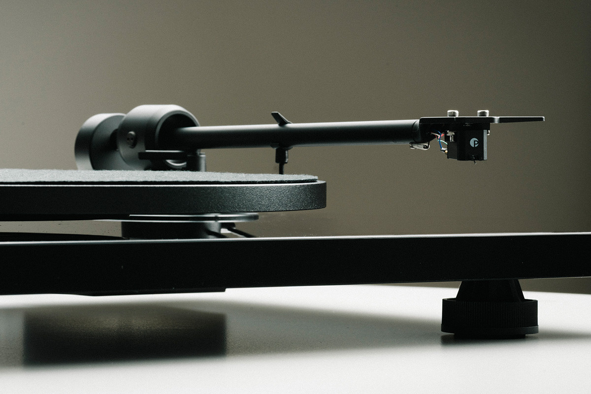 Pro-Ject E1.2 White Satin - gramofon analogowy