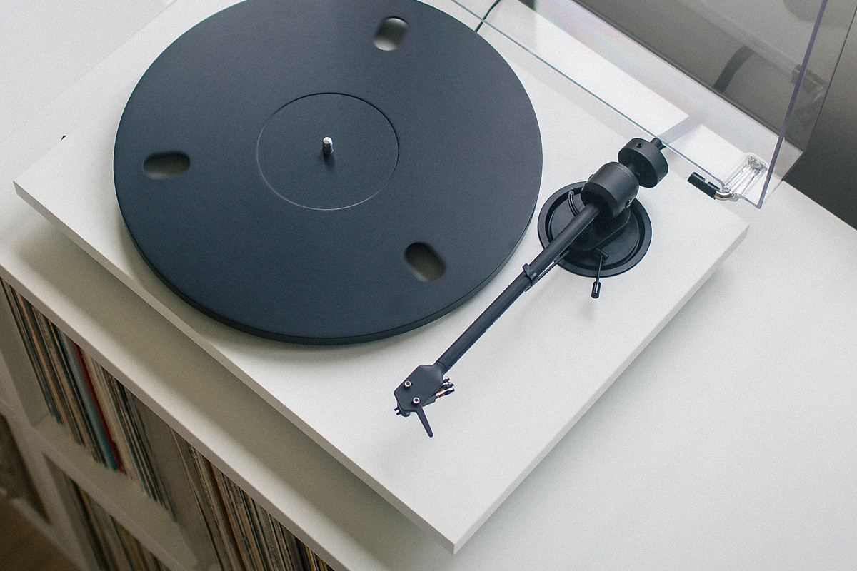 Pro-Ject E1.2 White Satin - gramofon analogowy