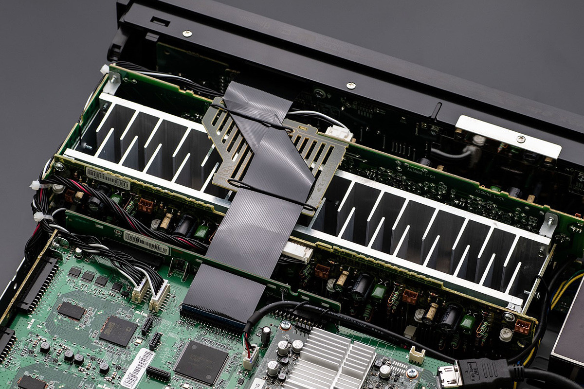 Denon AVC-X4700H Premium Silver - amplituner wielokanałowy