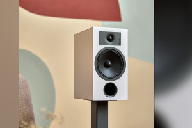 Indiana Line TESI 3 Black - kolumny podstawkowe