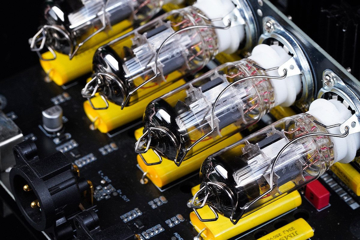 FiiO WARMER R2R Silver - przetwornik cyfrowo-analogowy DAC z buforem lampowym