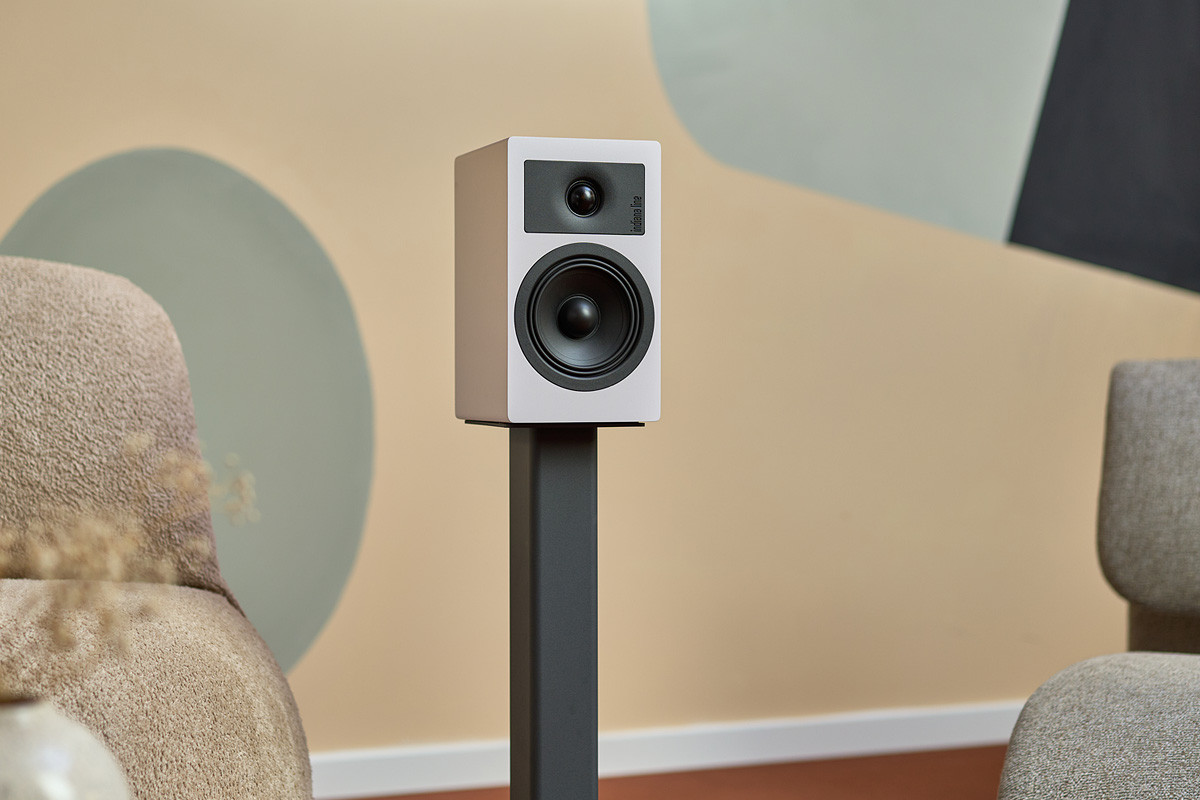 Indiana Line TESI 2 White - kolumny podstawkowe