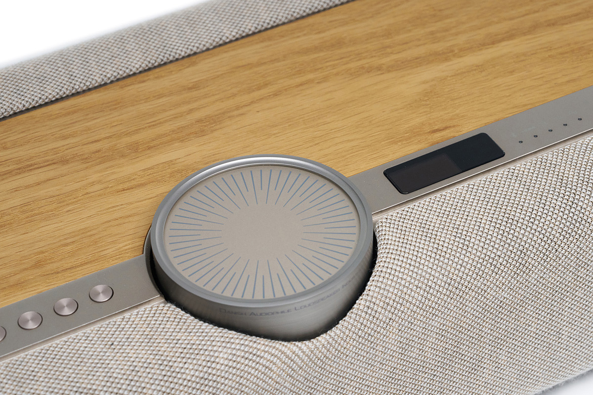 Dali VEGA Natural Oak - system audio typu "all-in-one"