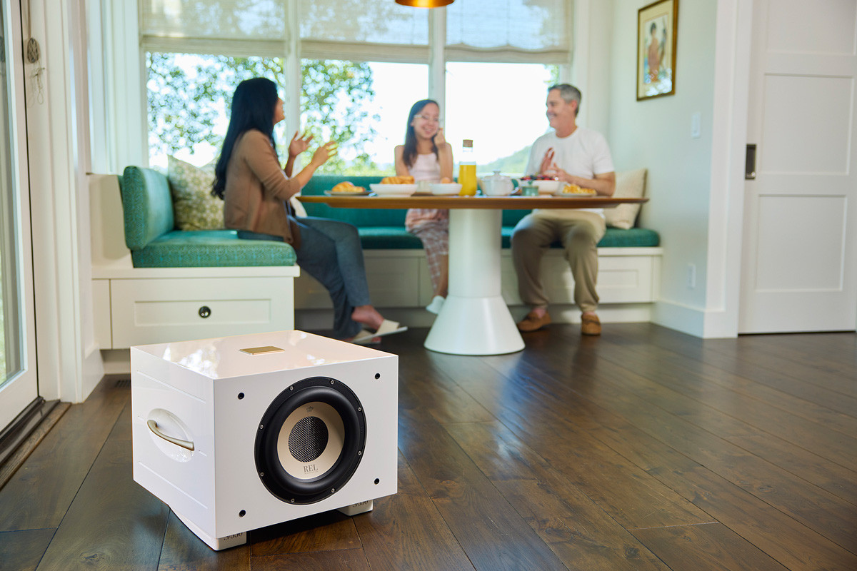 REL S/550 Black Piano - subwoofer aktywny