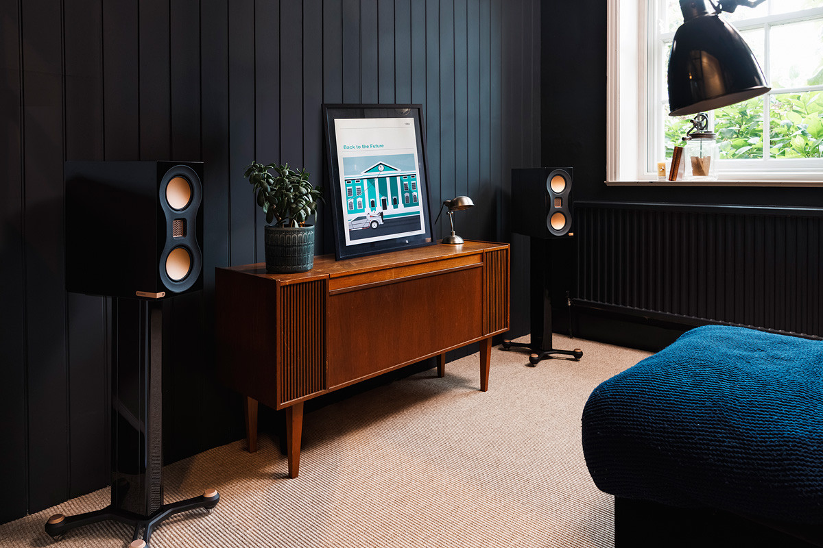 Monitor Audio Studio 89 High Gloss White - kolumny podstawkowe
