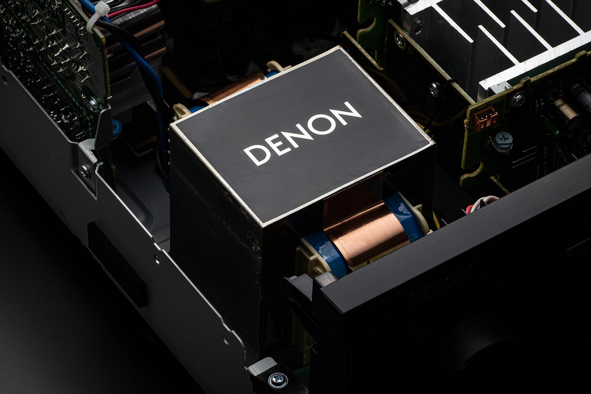 Denon AVC-X3800H - amplituner wielokanałowy