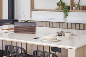 Ruark Audio R2 Mk4 Espresso - system audio typu "all-in-one" Ruark Audio R2 Mk4 Espresso - system audio typu "all-in-one"