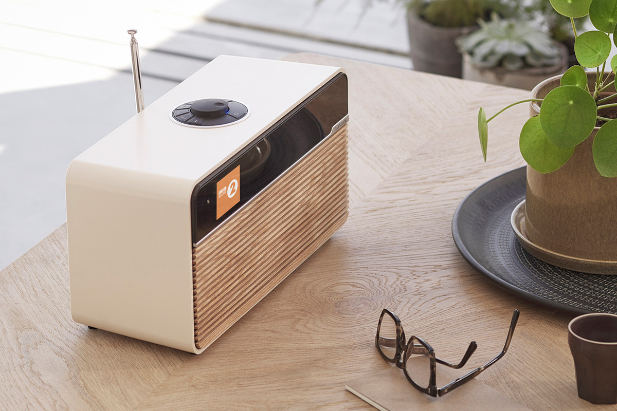 Ruark Audio R2 Mk4 Light Cream - system audio typu "all-in-one" Ruark Audio R2 Mk4 Light Cream - system audio typu "all-in-one"