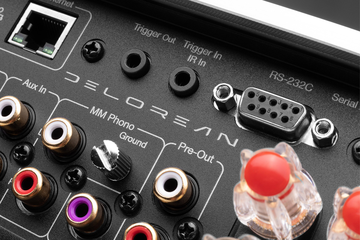 Cambridge Audio EVO 150 DeLorean Edition - system audio typu "all-in-one" Cambridge Audio EVO 150 DeLorean Edition - system audio typu "all-in-one"