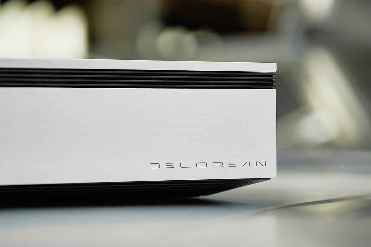 Cambridge Audio EVO 150 DeLorean Edition - system audio typu "all-in-one" Cambridge Audio EVO 150 DeLorean Edition - system audio typu "all-in-one"