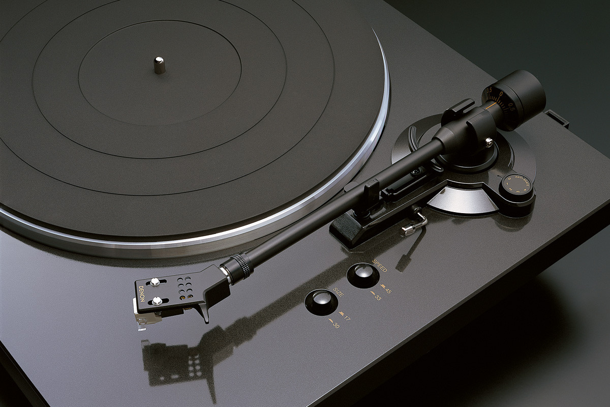 Denon DP-300F Black - gramofon analogowy Denon DP-300F Black - gramofon analogowy