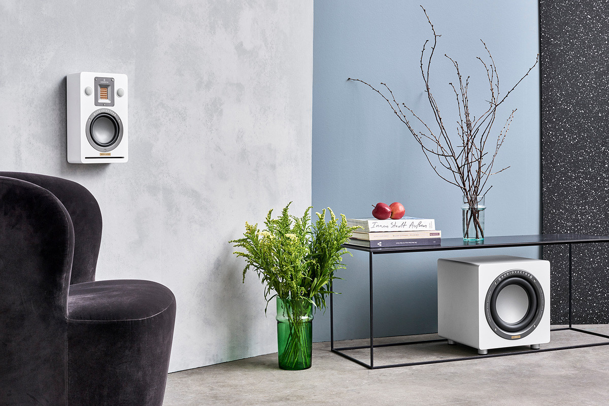 Audiovector QR Wall SE Black Piano - kolumna ścienna