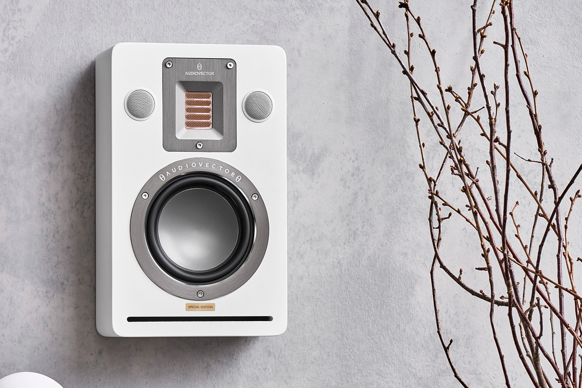 Audiovector QR Wall SE White Silk - kolumna ścienna