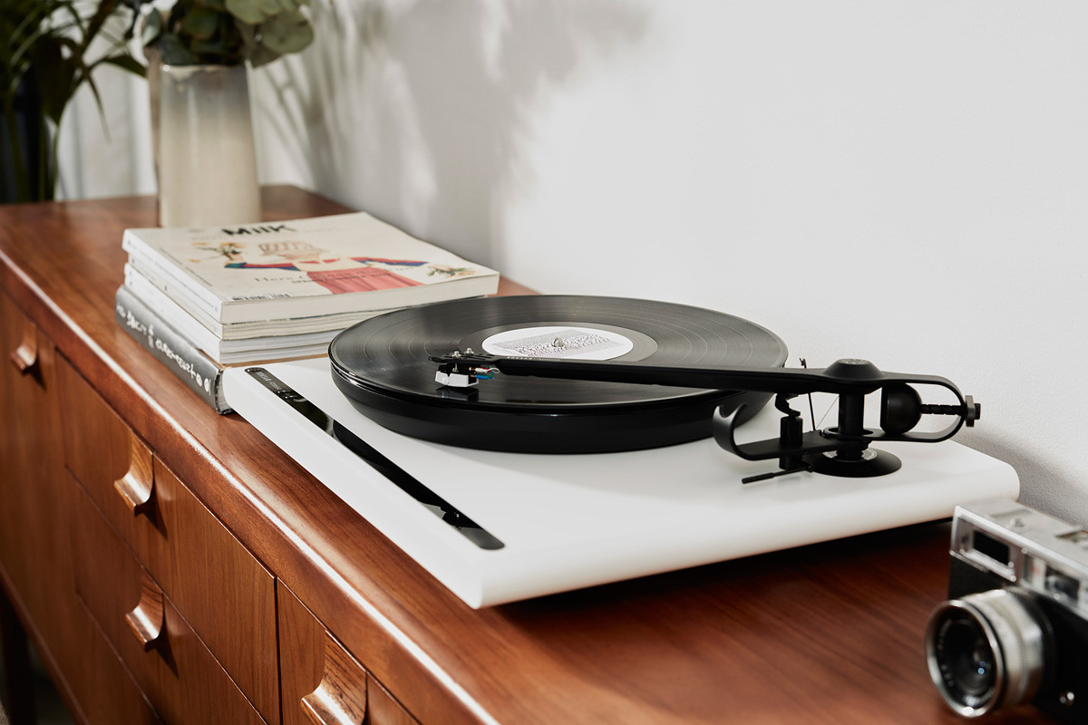 Roksan Attessa Turntable Satin Black - gramofon analogowy Roksan Attessa Turntable Satin Black - gramofon analogowy