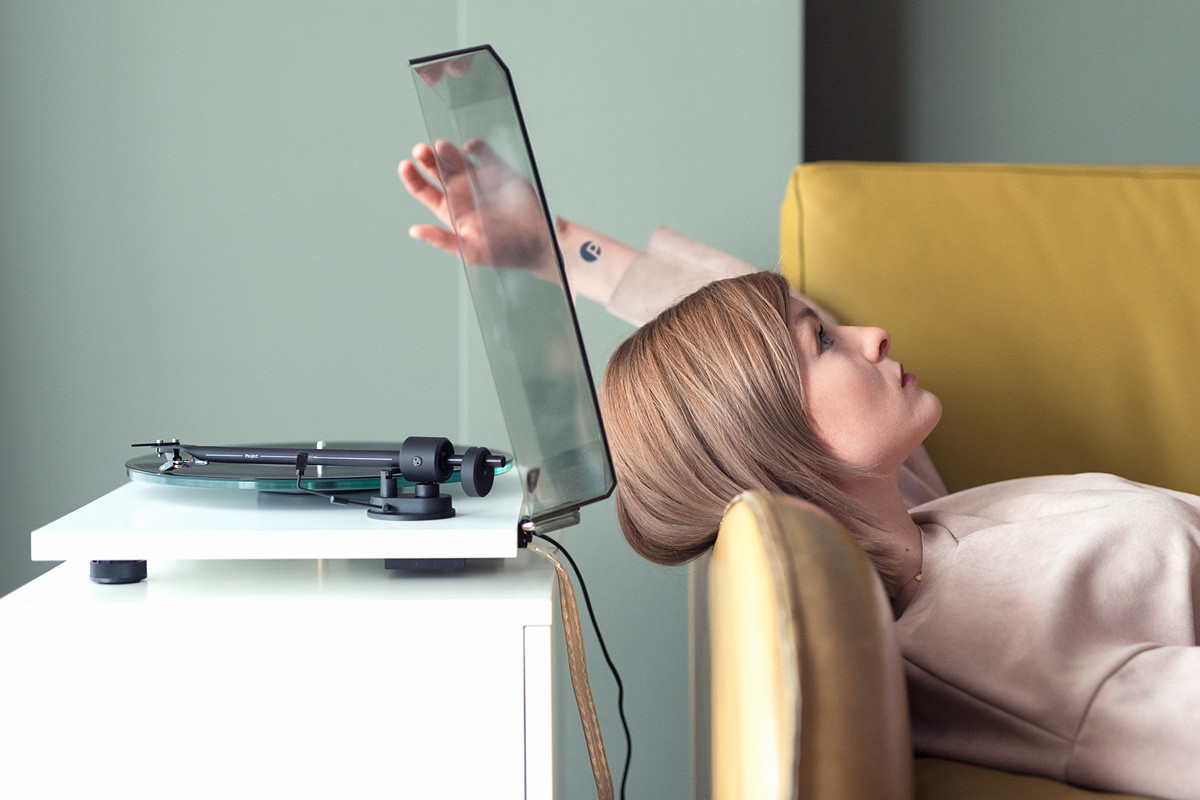 Pro-Ject T1 EVO BT White Satin - gramofon analogowy