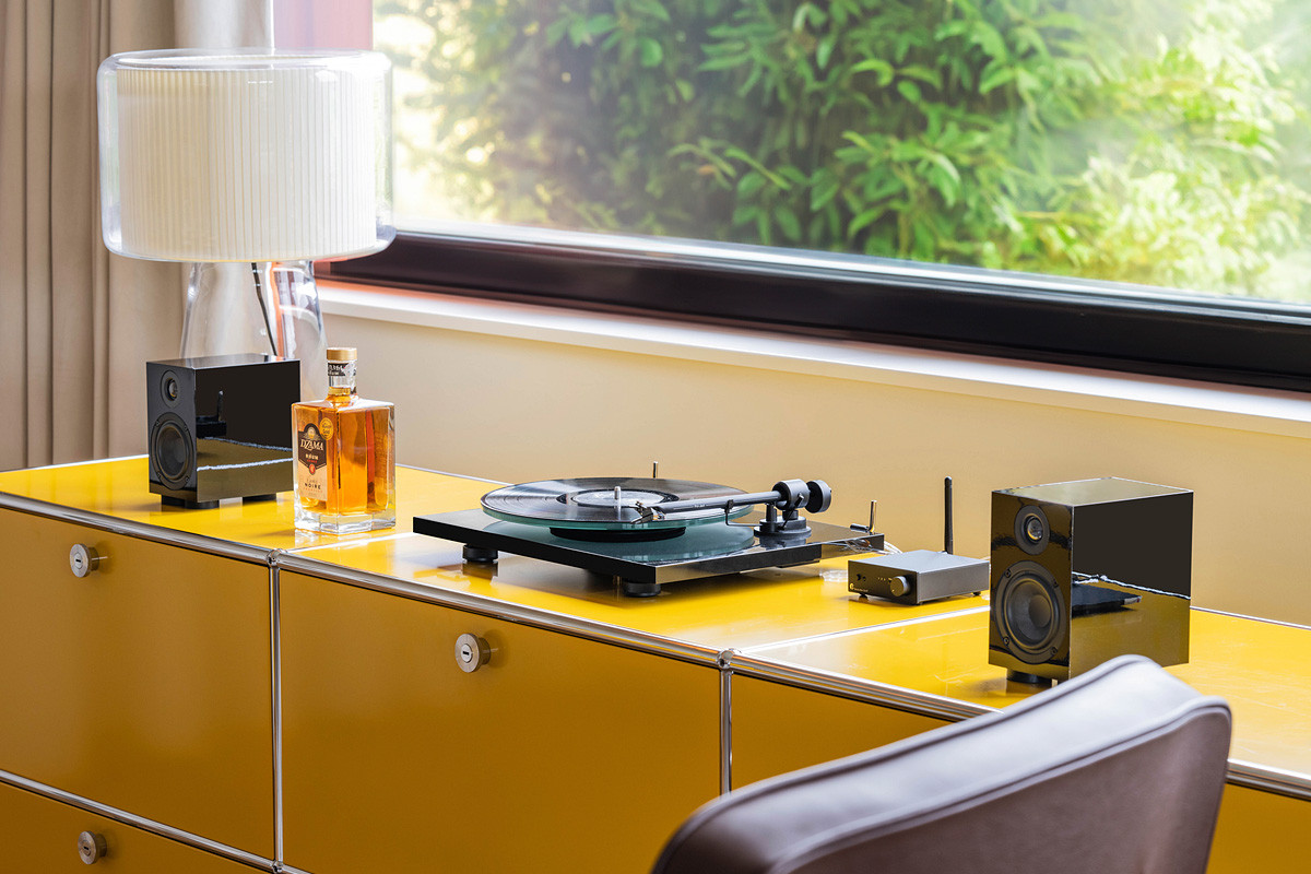 Pro-Ject T1 EVO Phono Black High Gloss - gramofon analogowy