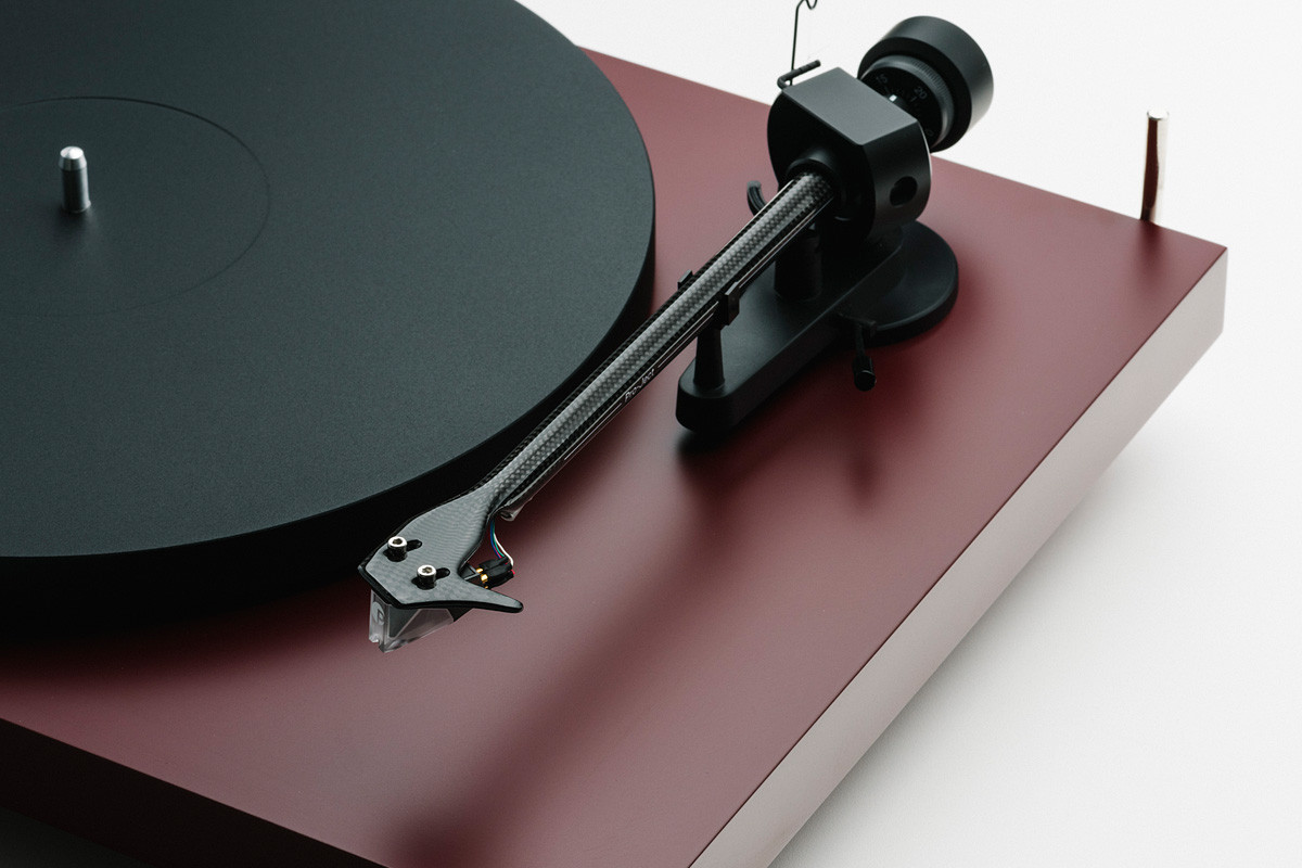 Pro-Ject Debut EVO 2 High Gloss White - gramofon analogowy