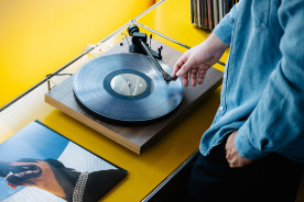 Pro-Ject Debut EVO 2 Satin Golden Yellow - gramofon analogowy