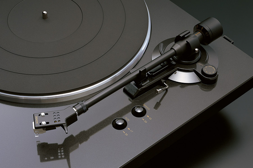 Denon DP-300F - gramofon analogowy